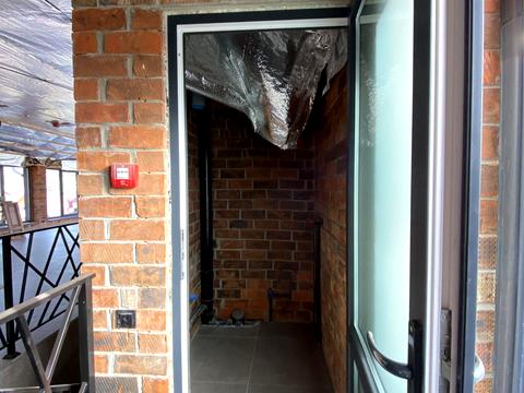 комерційна за адресою Грушевського вул., 72