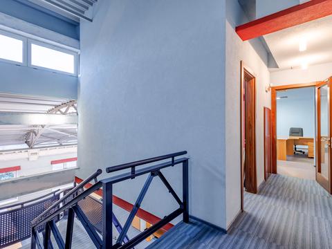 коммерческая по адресу Дегтяревская ул., 33б