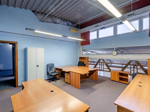 коммерческая по адресу Дегтяревская ул., 33б