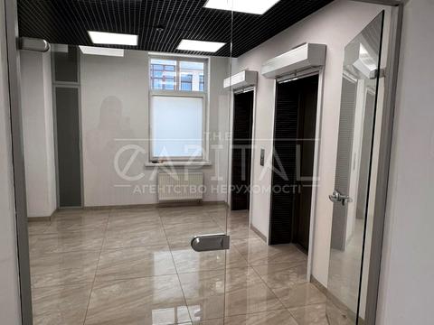 коммерческая по адресу вул. Володимирська, 38