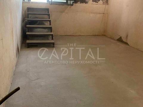 комерційна за адресою Бульварно-Кудрявська вул. (Воровського), 15а