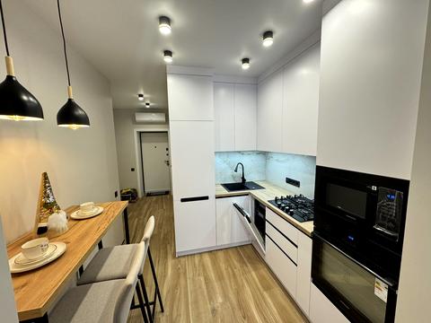 квартира за адресою Молодіжна вул., 10