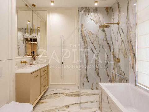 будинок за адресою Набережна