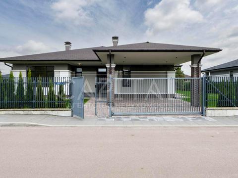 будинок за адресою Набережна