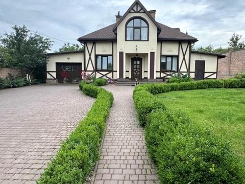 будинок за адресою Миру