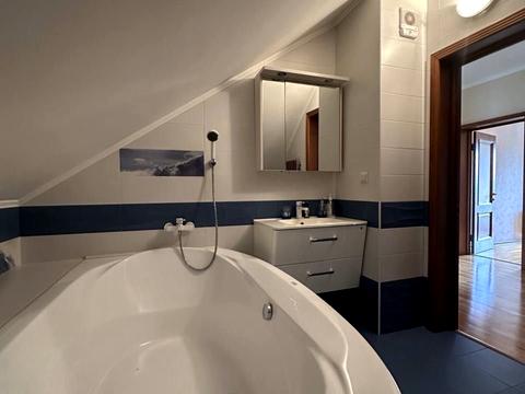 будинок за адресою Миру