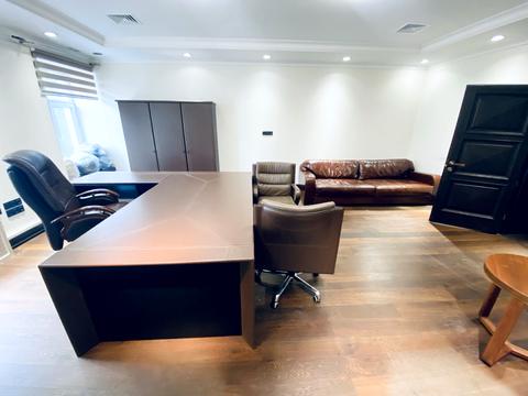 комерційна за адресою Володимирська вул., 23-А