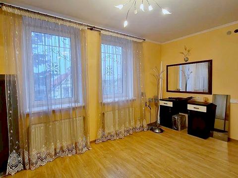 будинок за адресою дніпровська