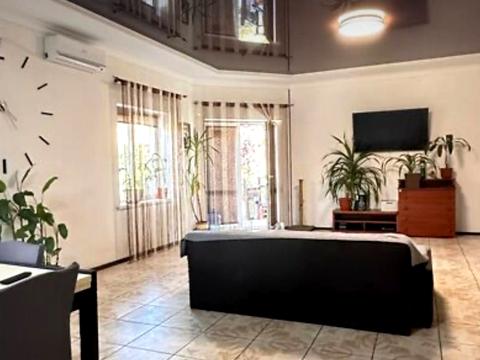 будинок за адресою Зразкова