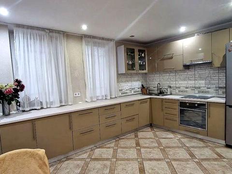 будинок за адресою дніпровська