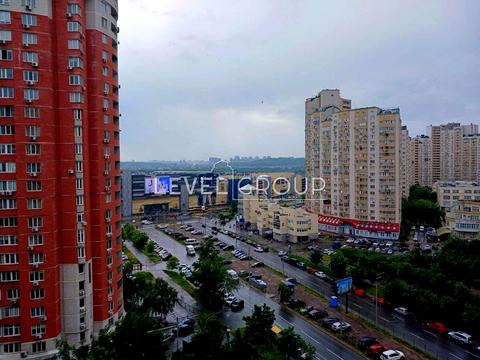 квартира за адресою Анни Ахматової вул., 43