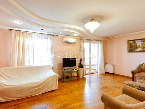 квартира за адресою Анни Ахматової вул., 43