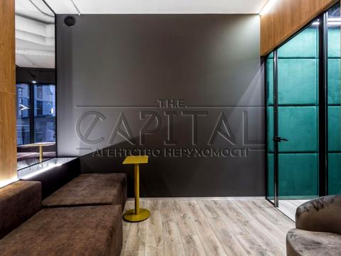 комерційна за адресою Буслівська вул., 12