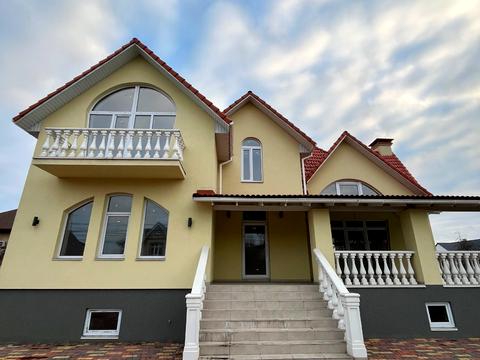 будинок за адресою Андрія Малишка вул. (Льва Толстого)