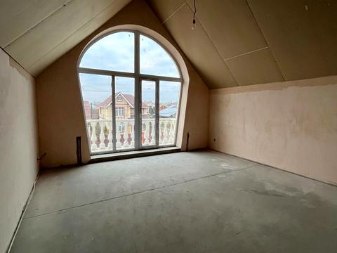 будинок за адресою Андрія Малишка вул. (Льва Толстого)