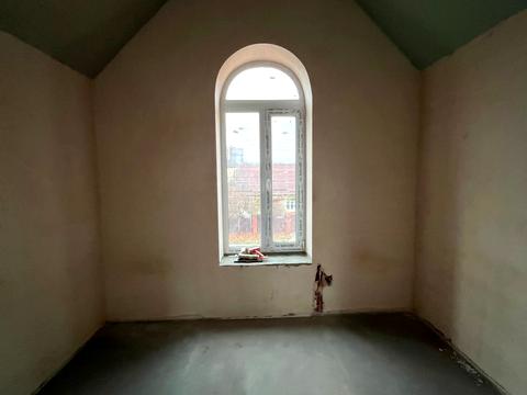 будинок за адресою Андрія Малишка вул. (Льва Толстого)