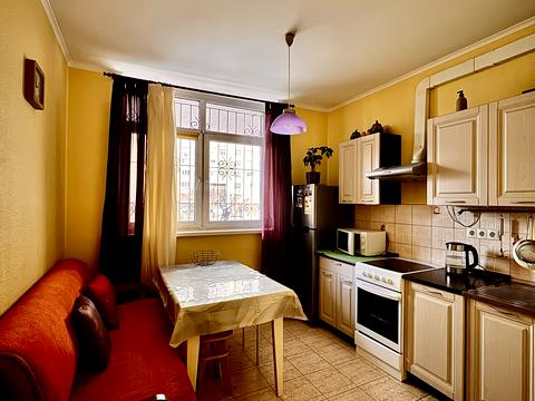 квартира за адресою Сім'ї Кульженків вул. (Петра Дегтяренка), 33