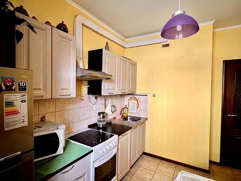 квартира за адресою Сім'ї Кульженків вул. (Петра Дегтяренка), 33