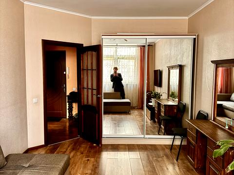 квартира за адресою Сім'ї Кульженків вул. (Петра Дегтяренка), 33