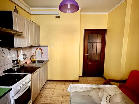 квартира за адресою Сім'ї Кульженків вул. (Петра Дегтяренка), 33