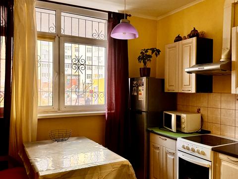 квартира за адресою Сім'ї Кульженків вул. (Петра Дегтяренка), 33