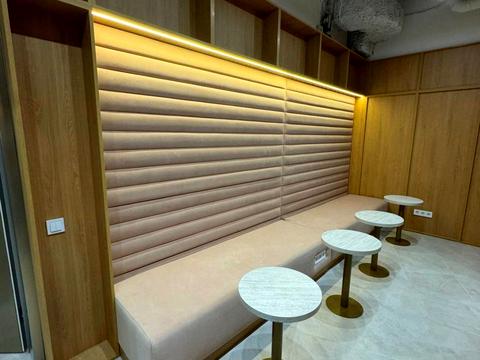 комерційна за адресою Буслівська вул., 12