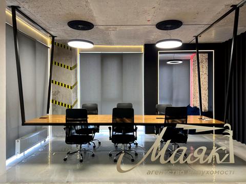 коммерческая по адресу Андрея Верхогляда ул. (Михайла Драгомирова), 15