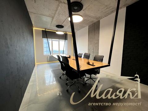 коммерческая по адресу Андрея Верхогляда ул. (Михайла Драгомирова), 15