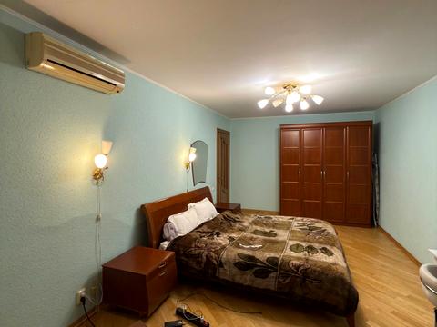 квартира за адресою Зоряний бульв., 1