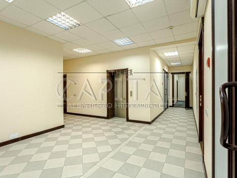 комерційна за адресою Ігорівська вул., 12б