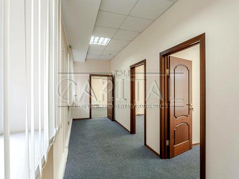 комерційна за адресою Ігорівська вул., 12б