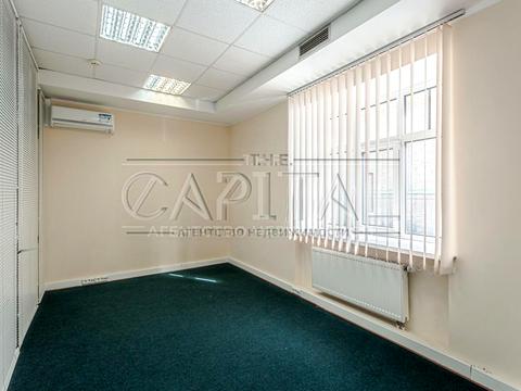 комерційна за адресою Ігорівська вул., 12б