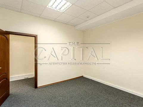 комерційна за адресою Ігорівська вул., 12б