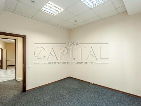 комерційна за адресою Ігорівська вул., 12б