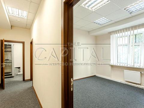 комерційна за адресою Ігорівська вул., 12б