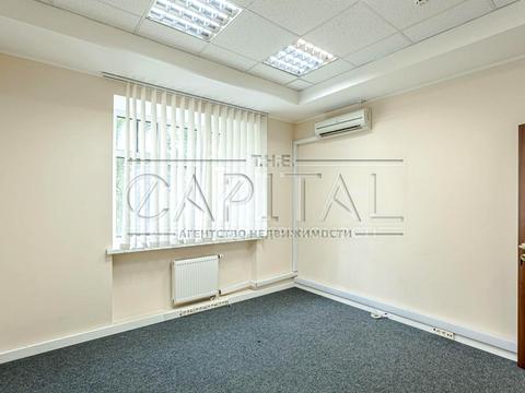 комерційна за адресою Ігорівська вул., 12б