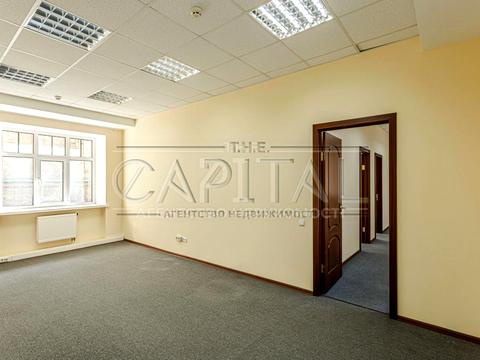 комерційна за адресою Ігорівська вул., 12б