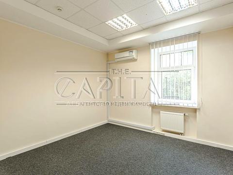 комерційна за адресою Ігорівська вул., 12б