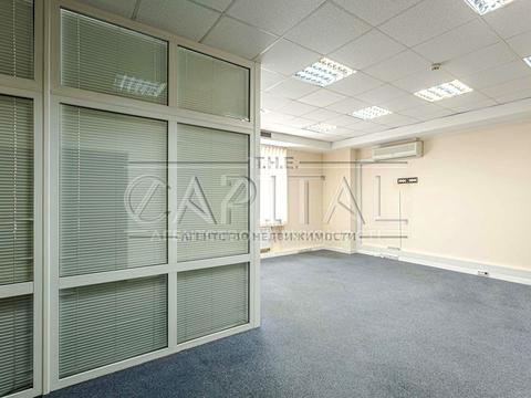 комерційна за адресою Ігорівська вул., 12б