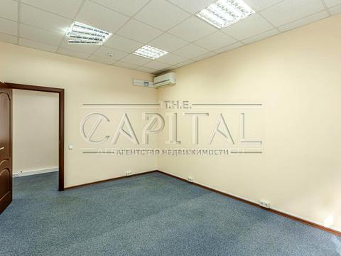 комерційна за адресою Ігорівська вул., 12б