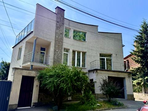 будинок за адресою Дмитра Дорошенка вул. (Чигоріна), 9