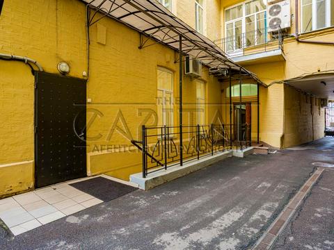 будинок за адресою Контрактова пл., 10-А