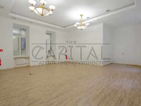 будинок за адресою Контрактова пл., 10-А