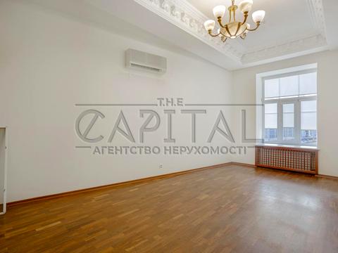 будинок за адресою Контрактова пл., 10-А