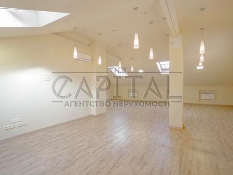 будинок за адресою Контрактова пл., 10-А