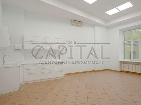 будинок за адресою Контрактова пл., 10-А