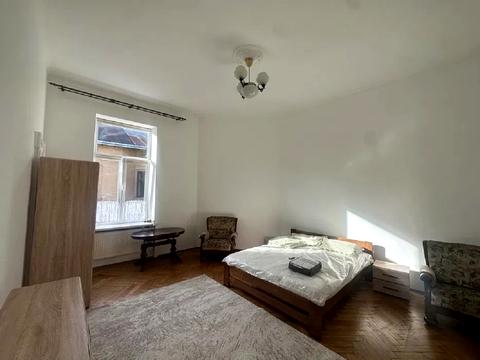 квартира по адресу Гетьмана Дорошенко ул. (Жовтневая), 6