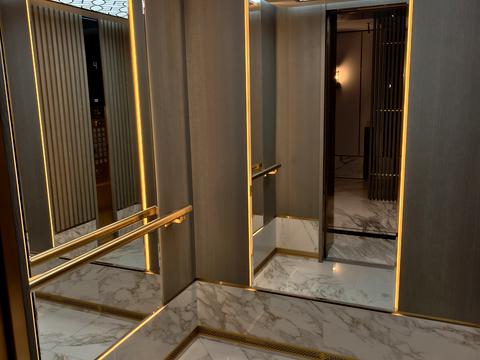 комерційна за адресою Лютеранська, 14-в