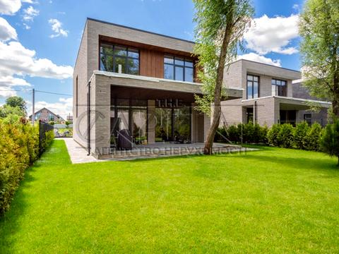 будинок за адресою Ганни Арендт вул.