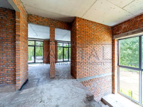 будинок за адресою Ганни Арендт вул.